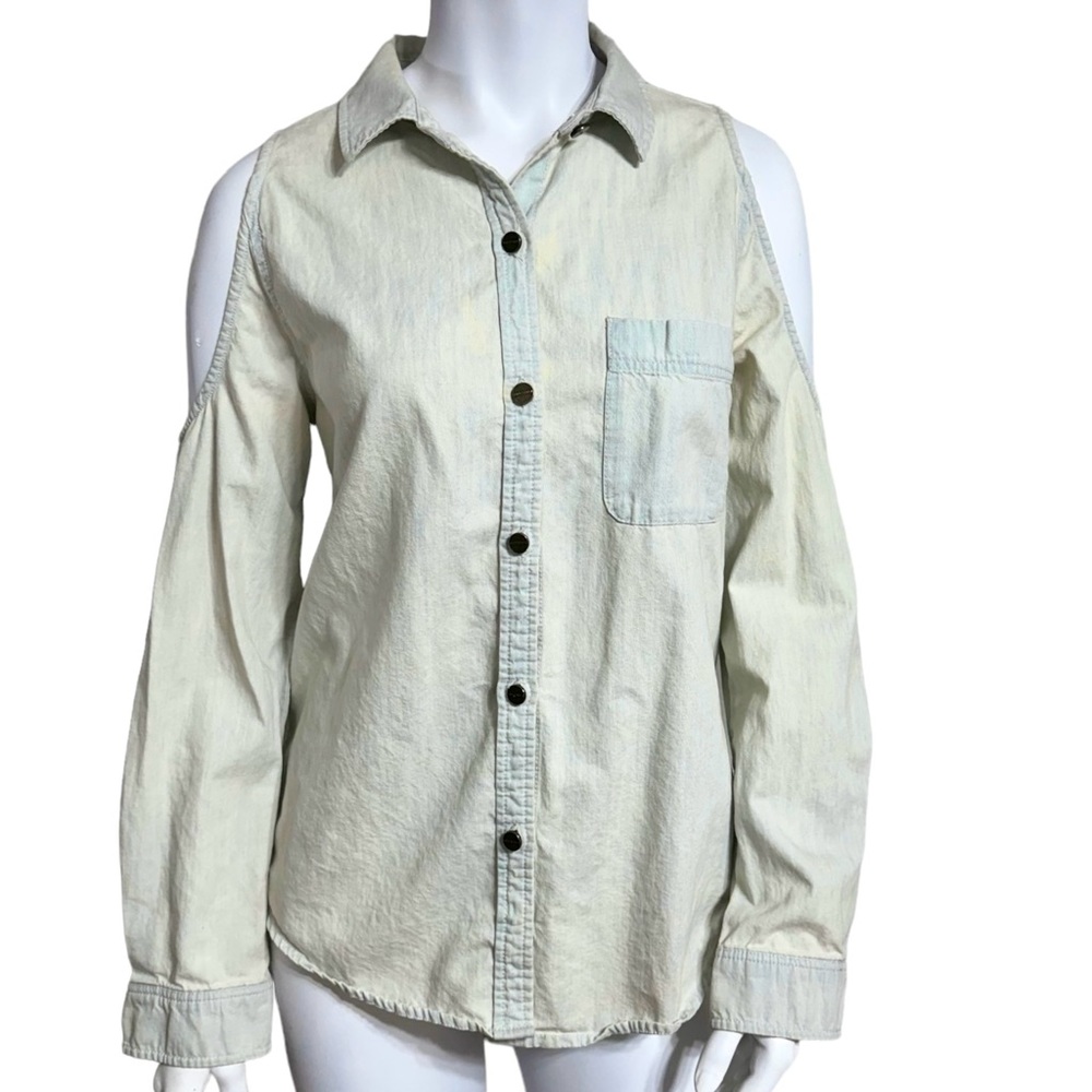 ✨Sanctuary⚡️ Cold Shoulder Button Up Chambray Top